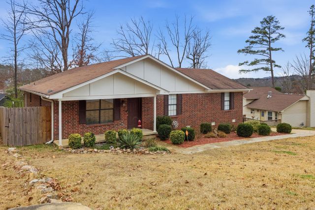 506 Parkway Place Drive, Little Rock, AR 72211