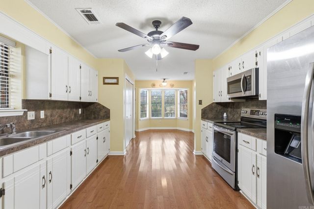 506 Parkway Place Drive, Little Rock, AR 72211