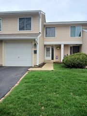 734 Colorado Court 734, Carol Stream, IL 60188
