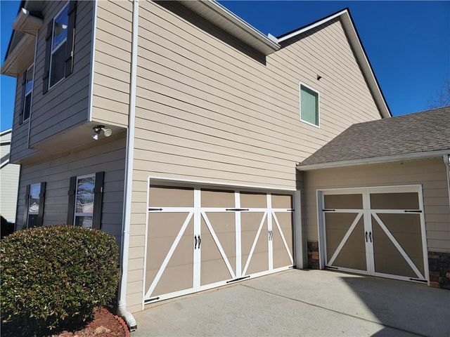 738 Round Tree Court, Lawrenceville, GA 30045