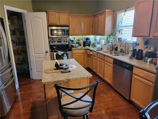 738 Round Tree Court, Lawrenceville, GA 30045