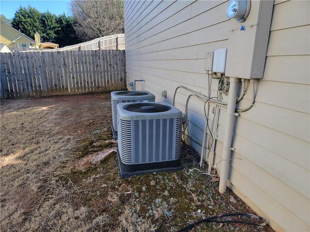 738 Round Tree Court, Lawrenceville, GA 30045