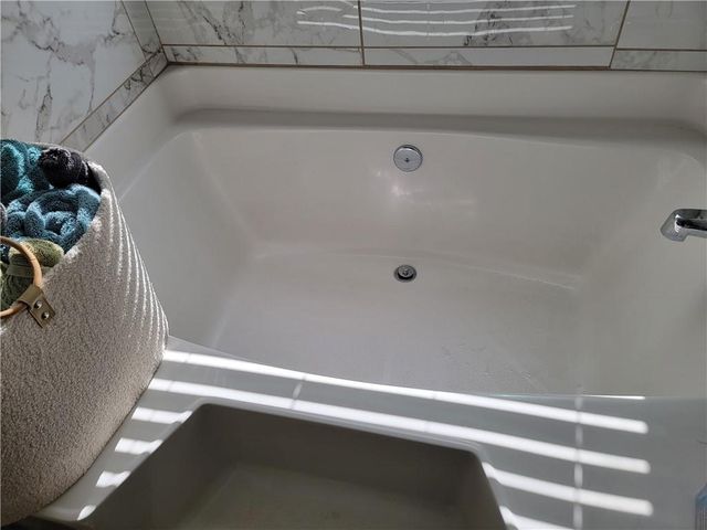 738 Round Tree Court, Lawrenceville, GA 30045