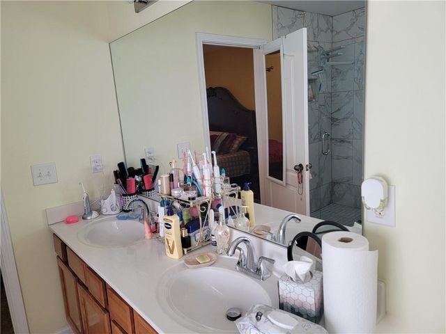 738 Round Tree Court, Lawrenceville, GA 30045