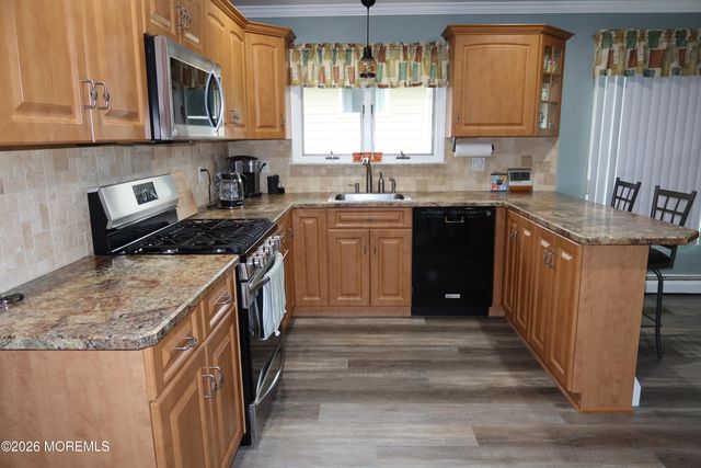 1624 Mount Everest Lane, Toms River, NJ 08753