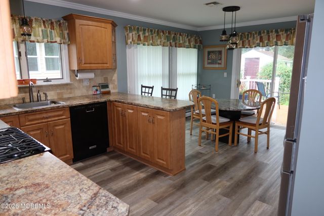 1624 Mount Everest Lane, Toms River, NJ 08753
