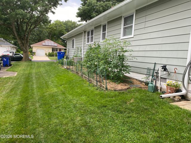 1624 Mount Everest Lane, Toms River, NJ 08753