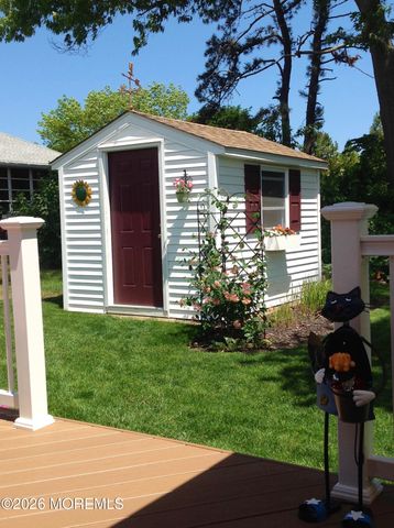 1624 Mount Everest Lane, Toms River, NJ 08753