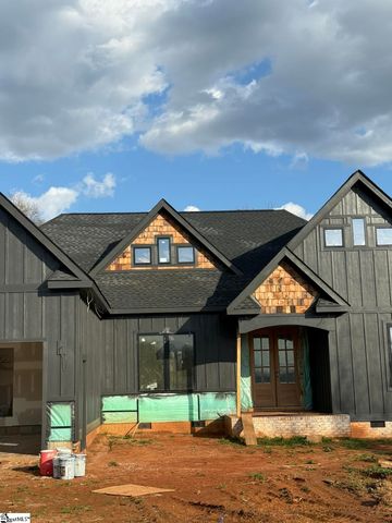 992 Bumblebee Lane, Wellford, SC 29385