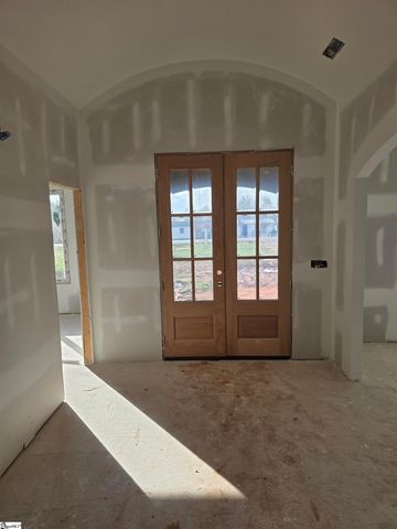 992 Bumblebee Lane, Wellford, SC 29385