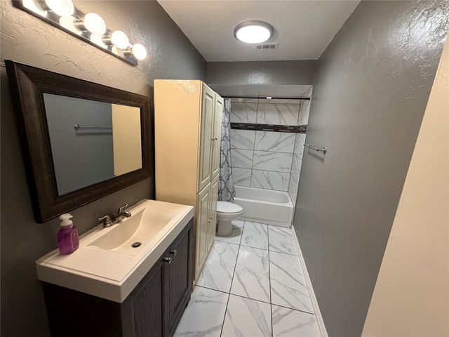2309 Scott Mill Circle, Carrollton, TX 75006