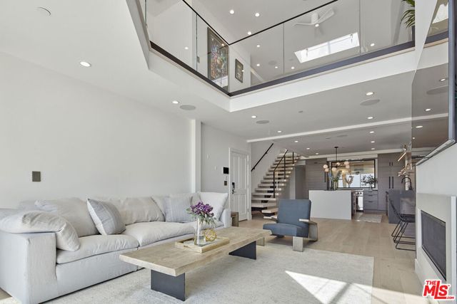 4403 Ocean Front Walk 205, Marina Del Rey, CA 90292