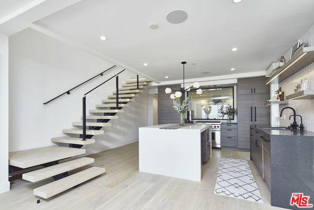 4403 Ocean Front Walk 205, Marina Del Rey, CA 90292