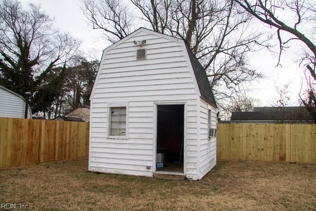 35 Rivercrest DR, Portsmouth, VA 23701