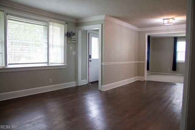 35 Rivercrest DR, Portsmouth, VA 23701