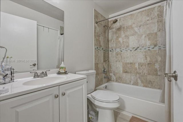 9860 Nob Hill Ln 9860, Sunrise, FL 33351