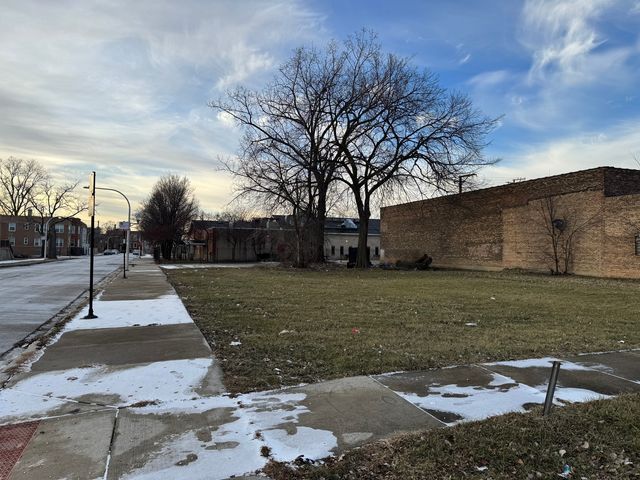 328 S SPAULDING Avenue, Chicago, IL 60624