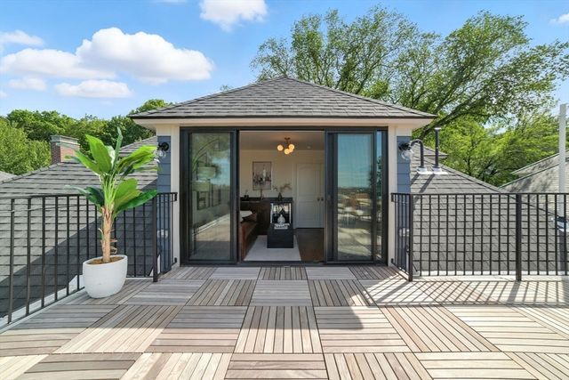 197 Winchester St 197, Brookline, MA 02446