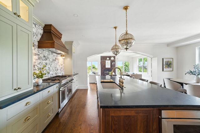 197 Winchester St 197, Brookline, MA 02446