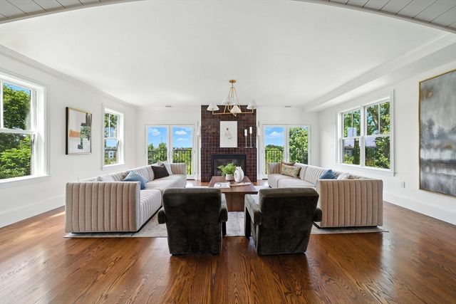 197 Winchester St 197, Brookline, MA 02446