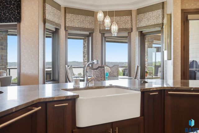 158 Signal Hill Rd Road, Yankton, SD 57078