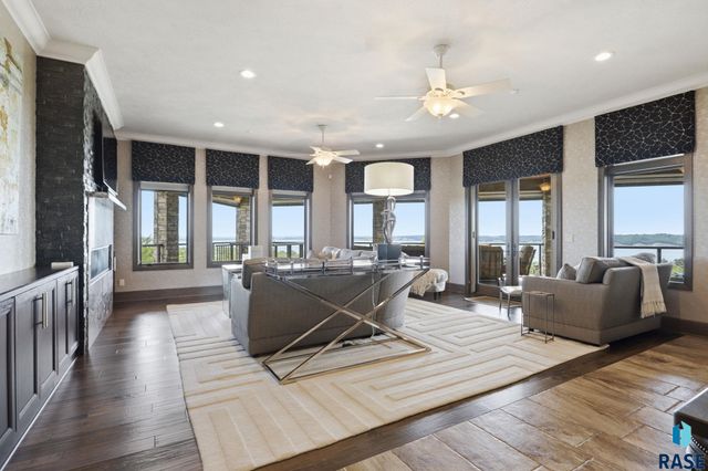 158 Signal Hill Rd Road, Yankton, SD 57078