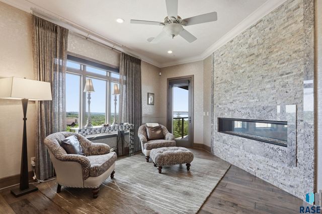 158 Signal Hill Rd Road, Yankton, SD 57078