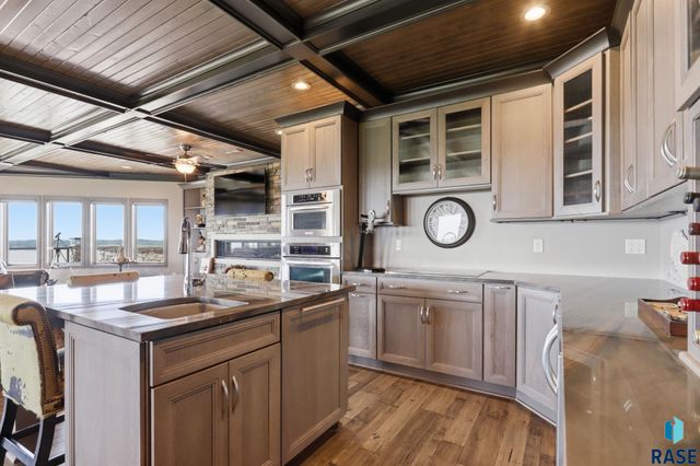 158 Signal Hill Rd Road, Yankton, SD 57078