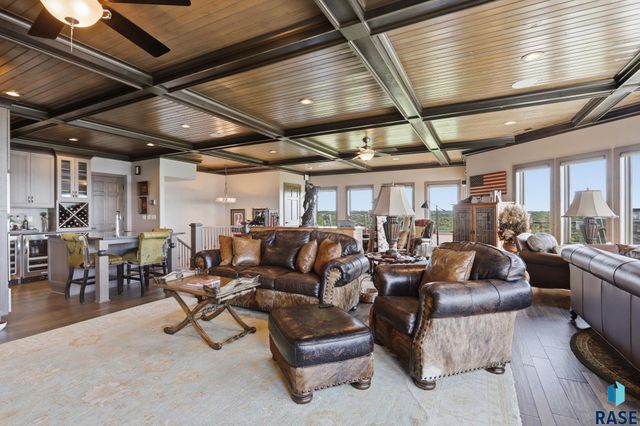 158 Signal Hill Rd Road, Yankton, SD 57078