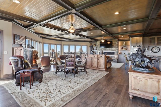 158 Signal Hill Rd Road, Yankton, SD 57078