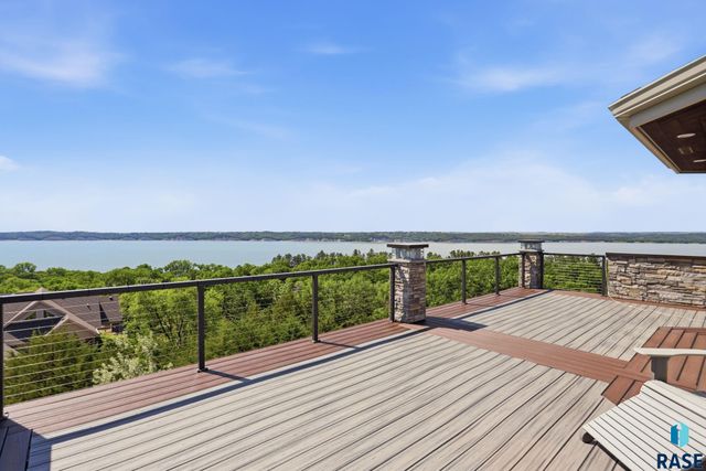 158 Signal Hill Rd Road, Yankton, SD 57078