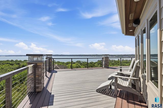 158 Signal Hill Rd Road, Yankton, SD 57078