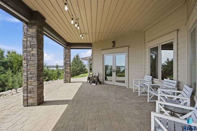 158 Signal Hill Rd Road, Yankton, SD 57078
