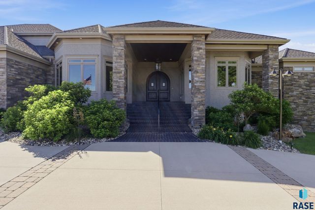 158 Signal Hill Rd Road, Yankton, SD 57078