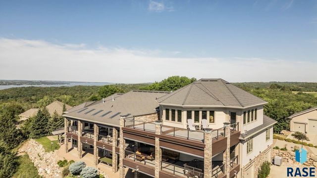 158 Signal Hill Rd Road, Yankton, SD 57078