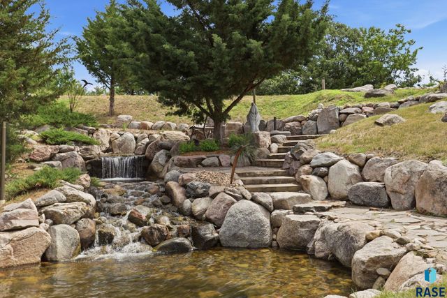 158 Signal Hill Rd Road, Yankton, SD 57078