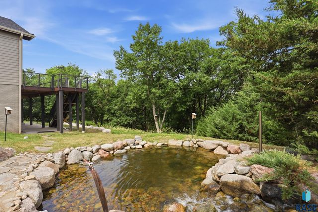 158 Signal Hill Rd Road, Yankton, SD 57078