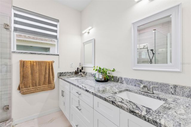 1747 S OAK STREET, Seffner, FL 33584