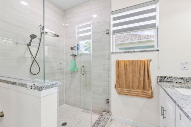 1747 S OAK STREET, Seffner, FL 33584