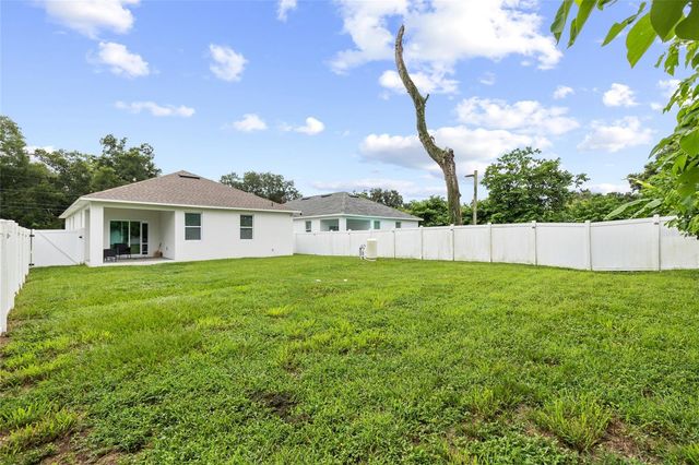 1747 S OAK STREET, Seffner, FL 33584