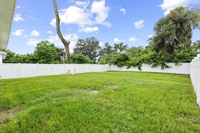 1747 S OAK STREET, Seffner, FL 33584