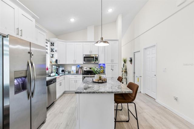 1747 S OAK STREET, Seffner, FL 33584