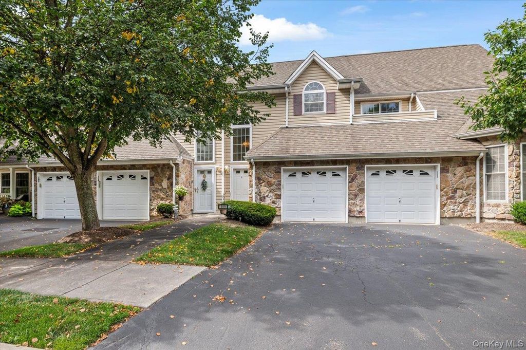 108 Joseph Lane, Dix Hills, NY 11746