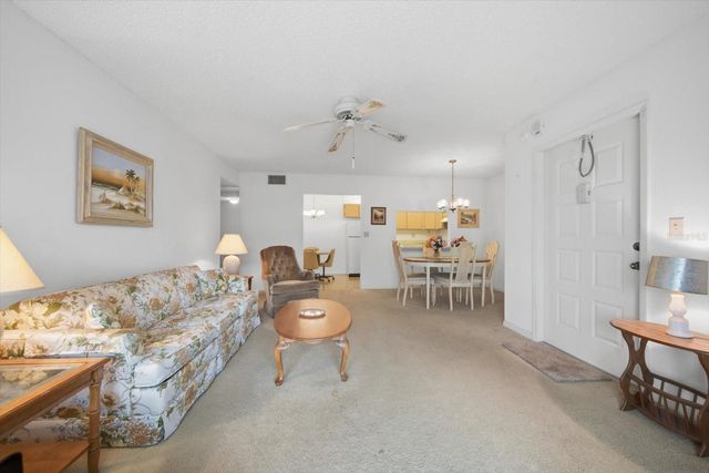 1441 PINE GLEN LANE E2, Tarpon Springs, FL 34688