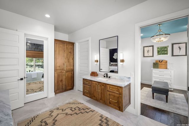 260 Bear Creek, New Braunfels, TX 78132