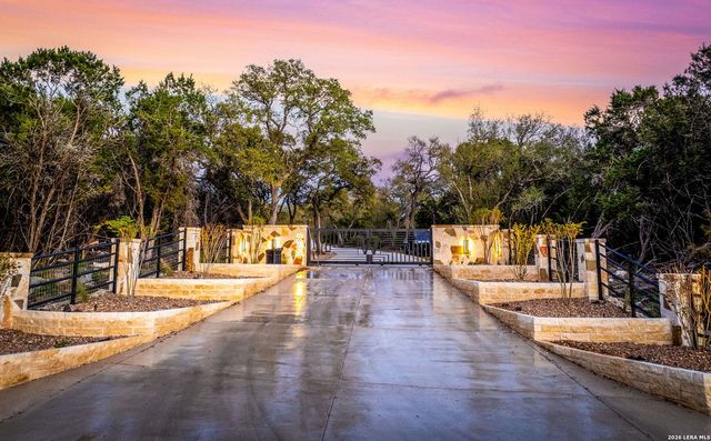 260 Bear Creek, New Braunfels, TX 78132