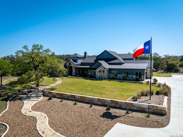 260 Bear Creek, New Braunfels, TX 78132