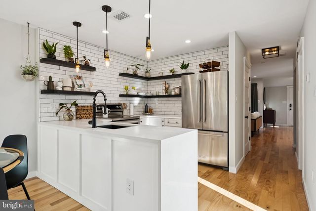 18200 WINDSOR HILL DR #301B, Olney, MD 20832