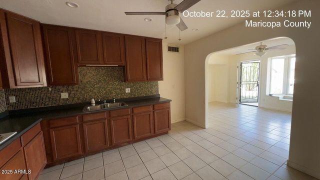 3227 W LISBON Lane, Phoenix, AZ 85053