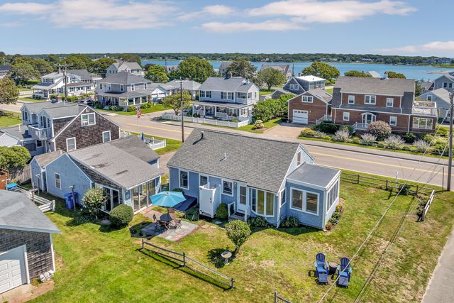 411 Maravista Avenue, Teaticket, MA 02536